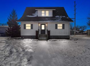 211 W 3rd St, Tipton, IA 52772