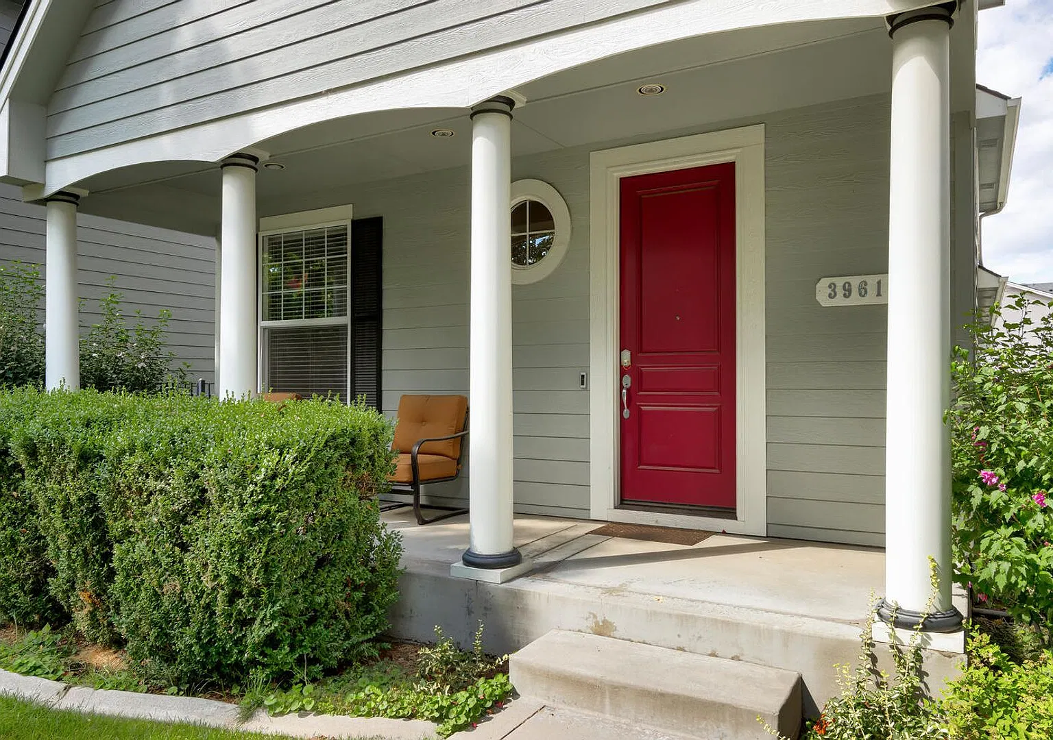 Fully Furnished 3 bed, 2.5 bath Short Term Rental - Mill District, Boise — Photo 2