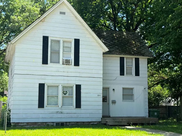604 Howard St, Charles City, IA 50616