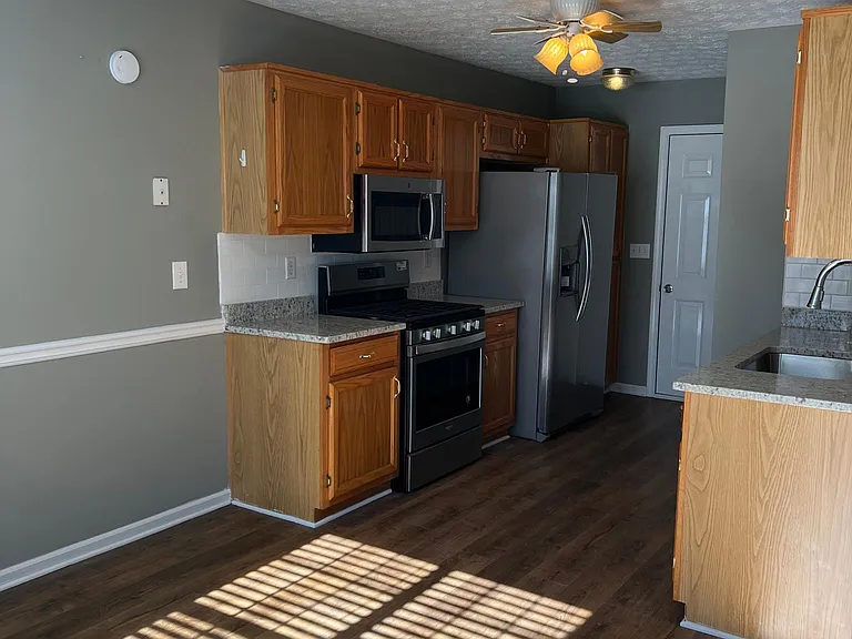 106 Oakwood Cir — Photo 6