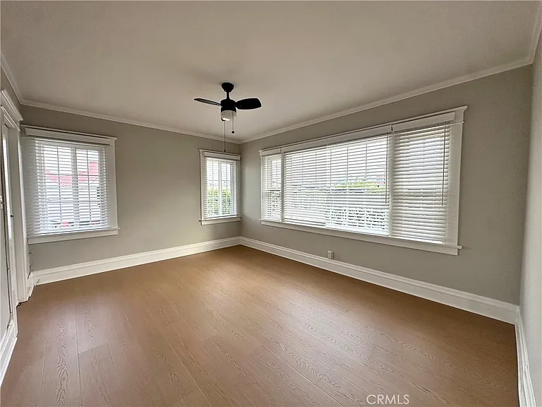 4656 Oakwood Ave — Photo 5