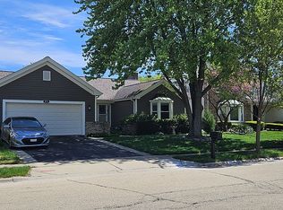 973 Willowbrook Dr, Wheeling, IL 60090