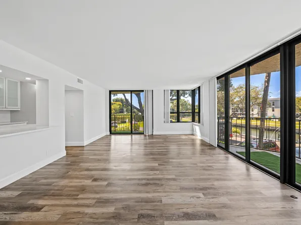 799 Jeffery Street #202, Boca Raton, FL 33487