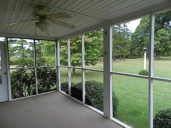 4th image of 26 Acorn Dr