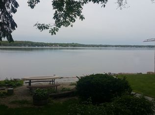 546 Kopmeier Dr, Pewaukee, WI 53072