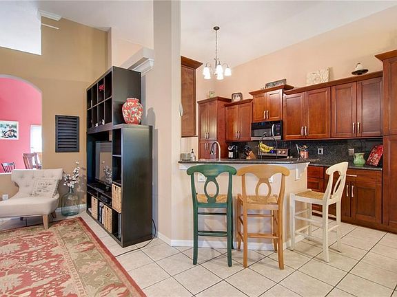 2nd image of 3005 Minuteman Ln