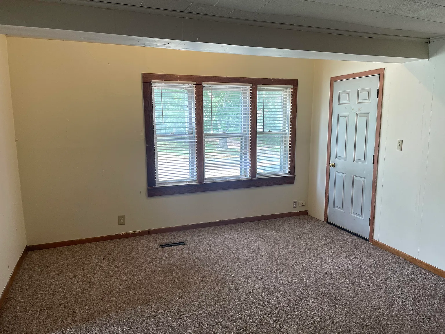 3 bed, $1,020 — Photo 3