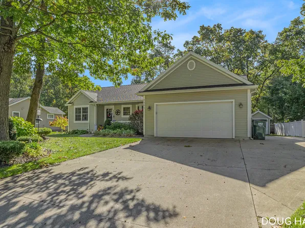 2561 Hiawatha Trl #5, Muskegon, MI 49445