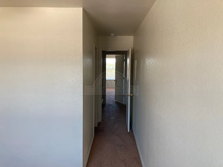 138 Ryan Cir — Photo 16