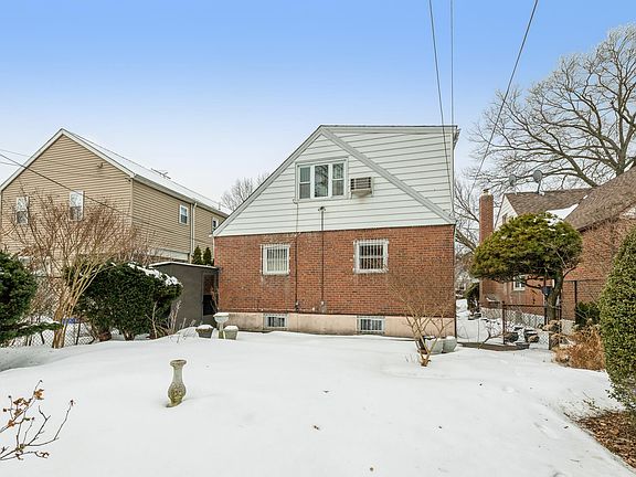 3rd image of 69-51 178th St