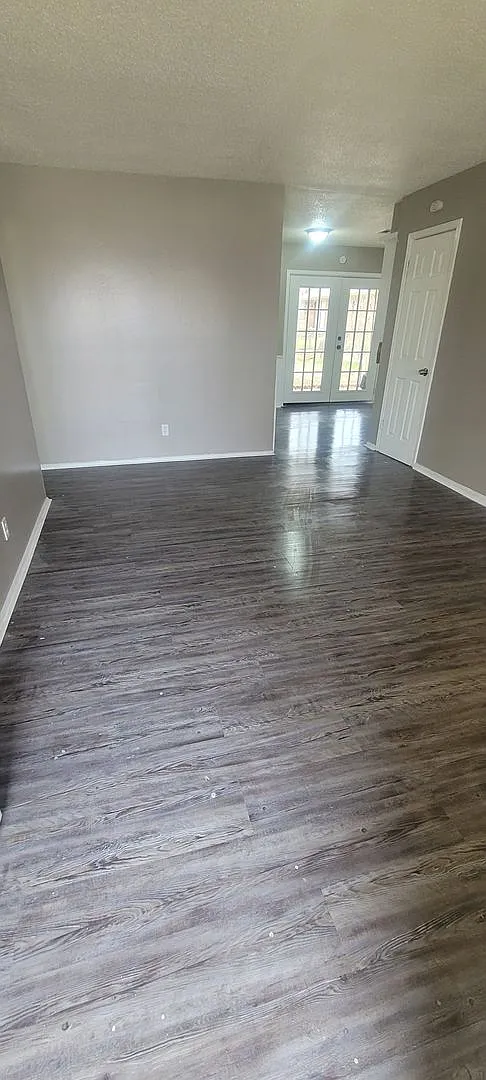 8609 N. Harvey Avenue — Photo 2