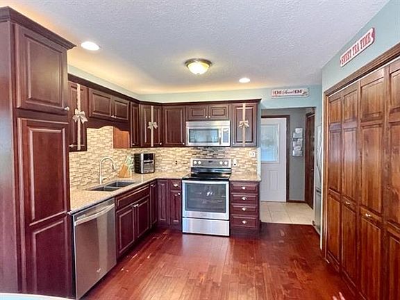 5th image of 500 S Belisle St