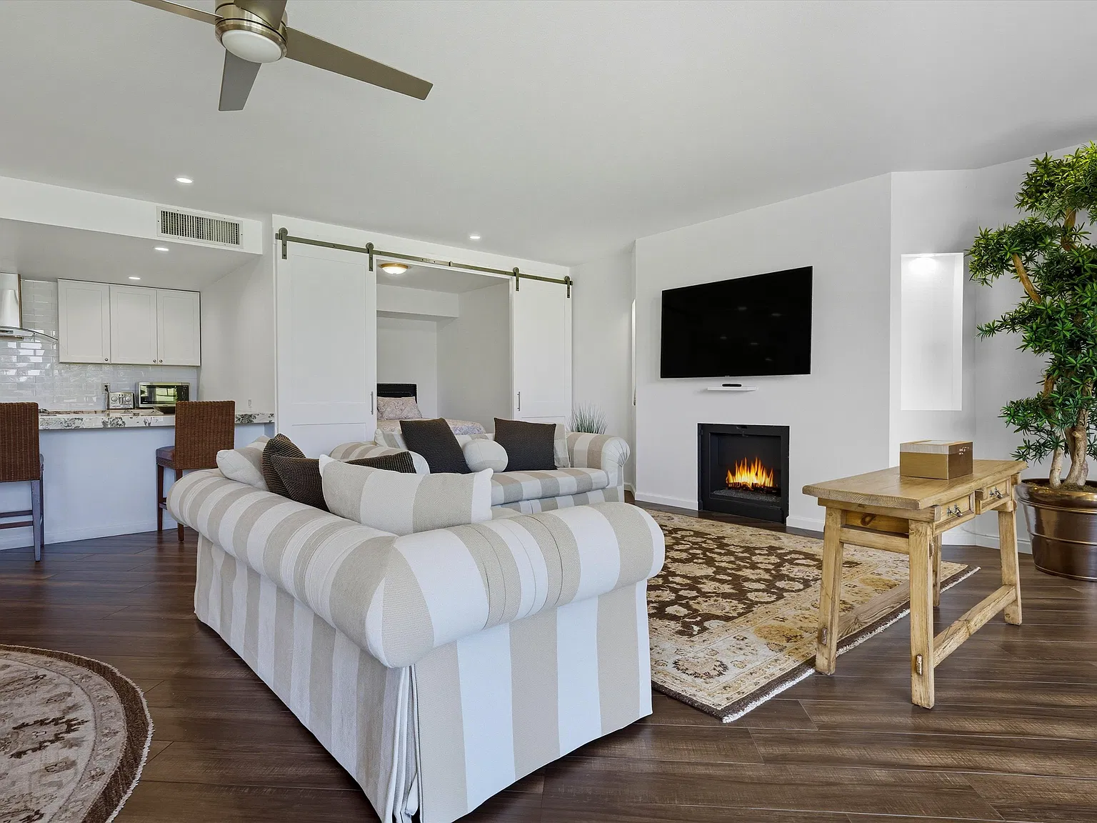 1 bed, 1800 sqft, $3,850 — Photo 4