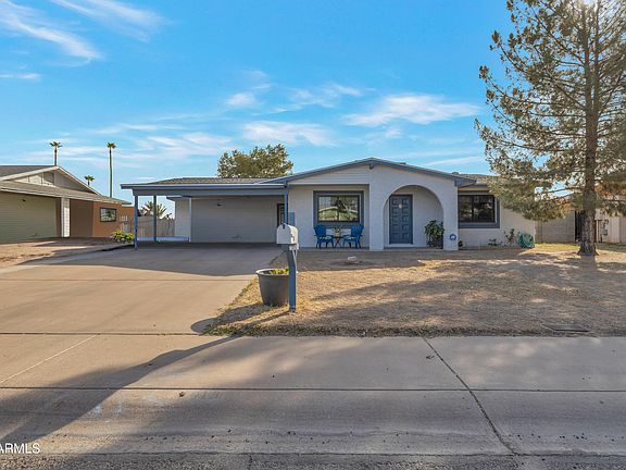 2nd image of 6913 W WILSHIRE Drive