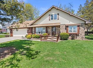 618 W Main St, Waterford, WI 53185