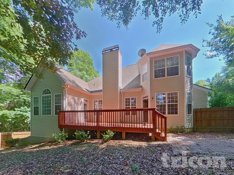111 Beaverbrook Ln — Photo 16