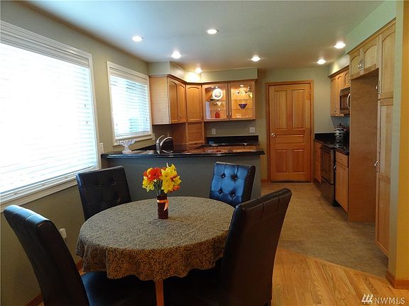 5th image of 3520 57th St E
