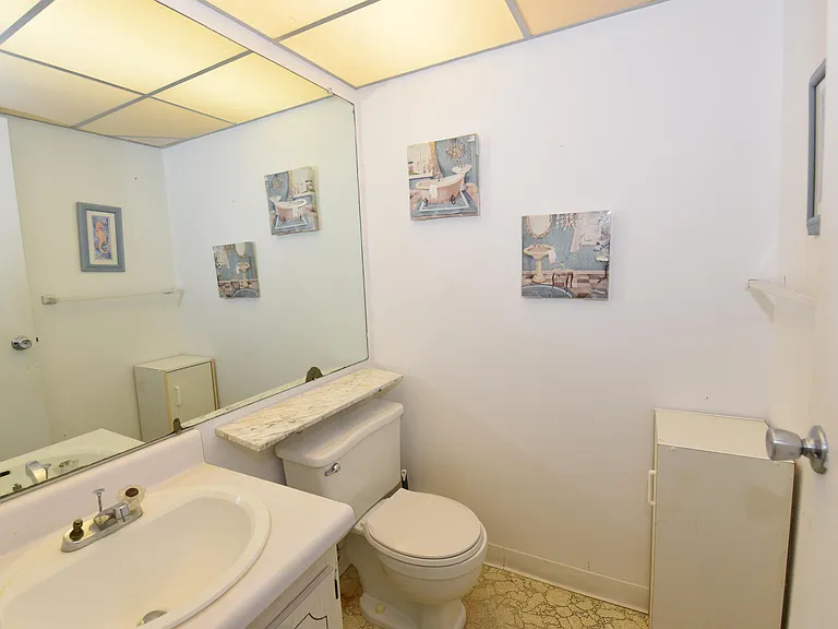 715 Saxony Pl #O — Photo 10