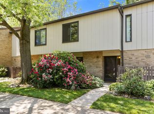 1707 Ivy Oak Sq, Reston, VA 20190