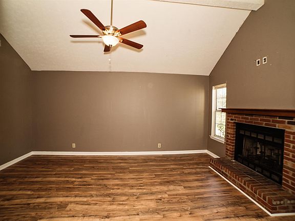4th image of 2724 Park Dale Dr