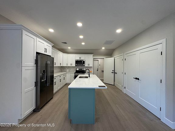 2nd image of 1052 Main St APT 1