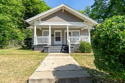 1710 S Tryon St Photo 1