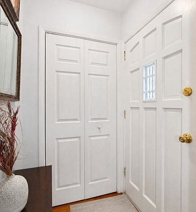 3rd image of 2522 Branford Ave