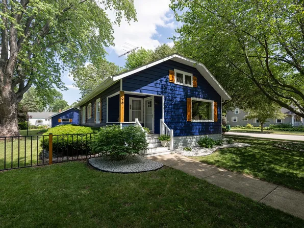 96 E Jackson St, Oswego, IL 60543