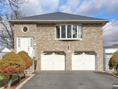 100 Lexington Ave, Dumont, NJ, 07628