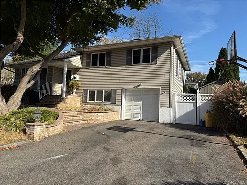 11 Syosset Cir Photo 1