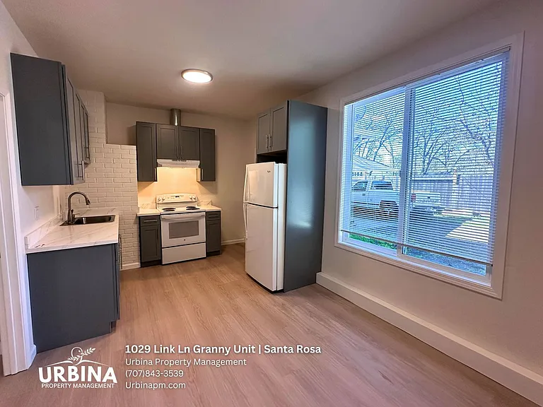 1029 Link Ln — Photo 1