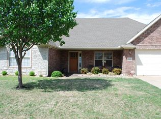 1600 S Breckenridge Loop, Rogers, AR 72756