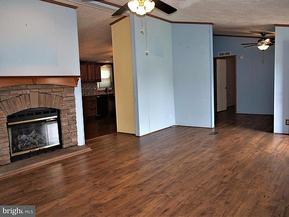 5th image of 34544 Wesley Ave