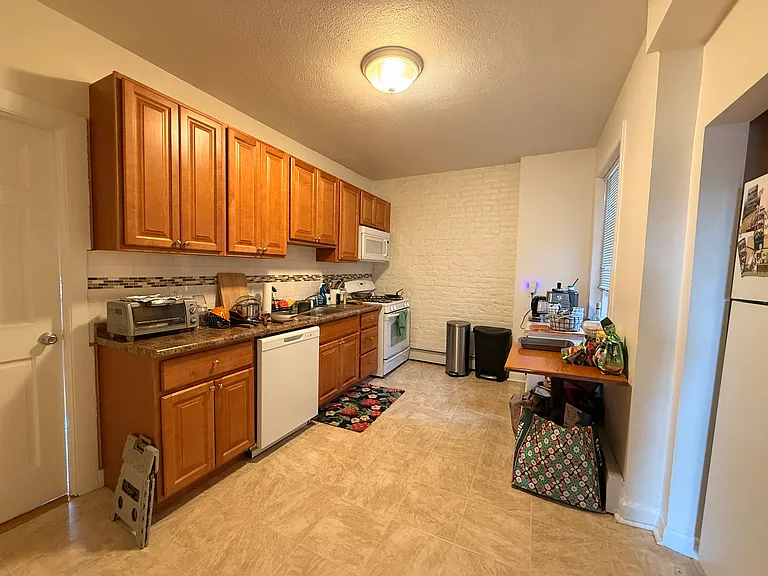 551 Somerville Ave #4 — Photo 8