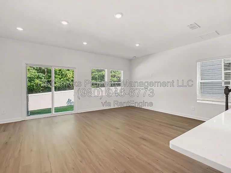 3125 Ophelia Aly — Photo 13