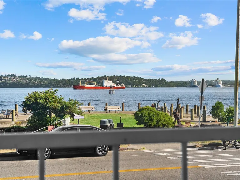 1156 Alki Ave SW — Photo 2