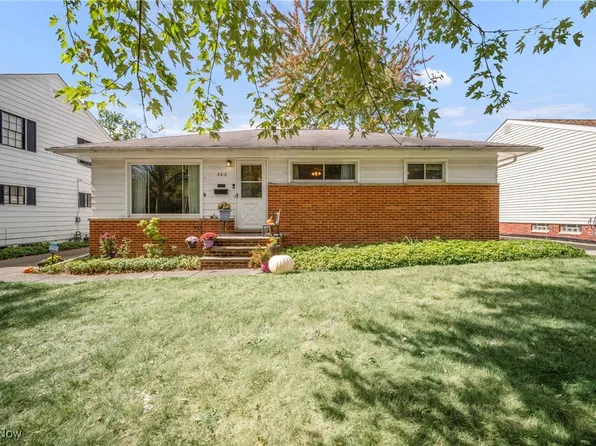 303 Center Rd, Bedford, OH 44146