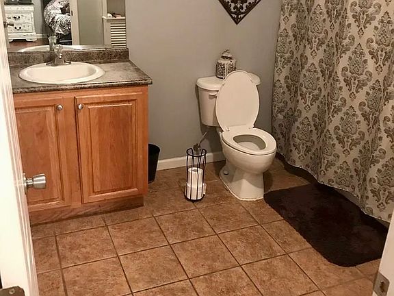 2nd image of 811 Hardwood Way
