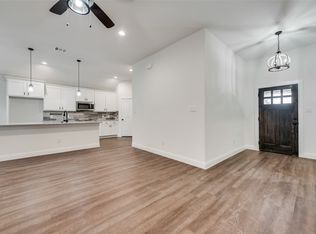 107 Maverick Trl, Valley View, TX 76272