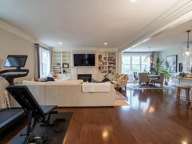 4 Strauss Ln — Photo 7