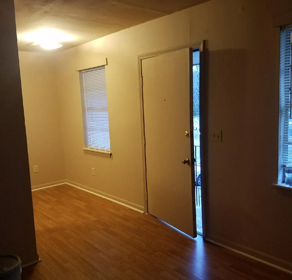 2 bed, 700 sqft, $1,400 — Photo 3