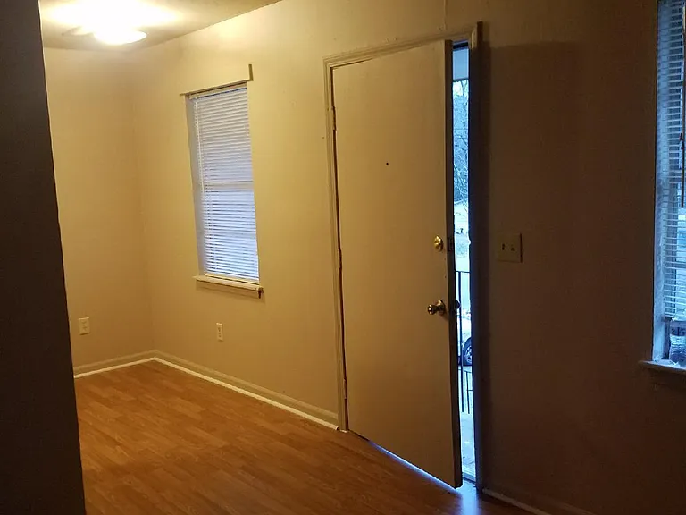 5448 Deloach St — Photo 3