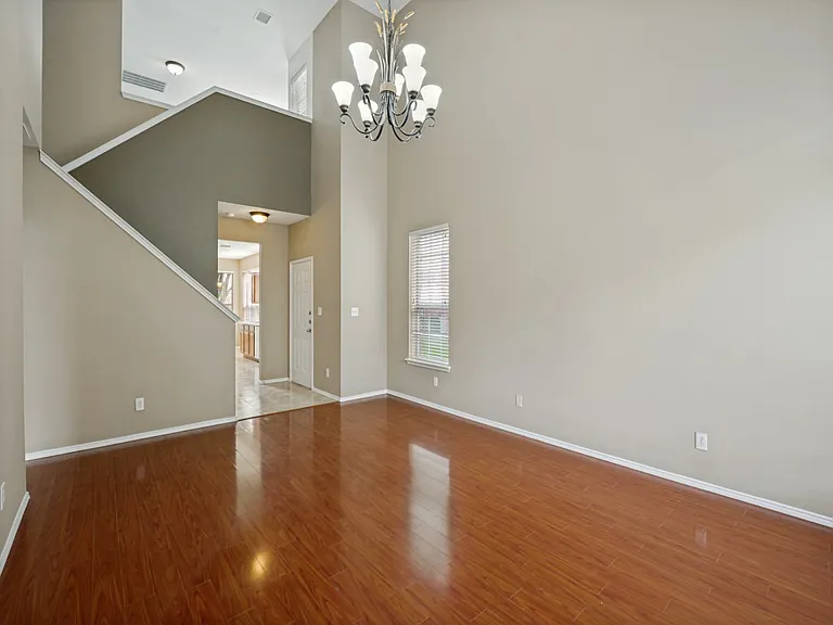 7048 Eagle Vail Dr — Photo 3