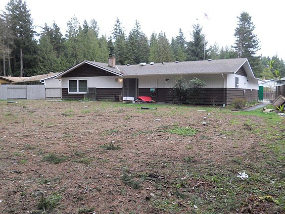 3rd image of 3819 Pinecone Ct NE