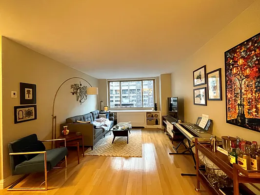 Rented by Evans Real Estate | media 2