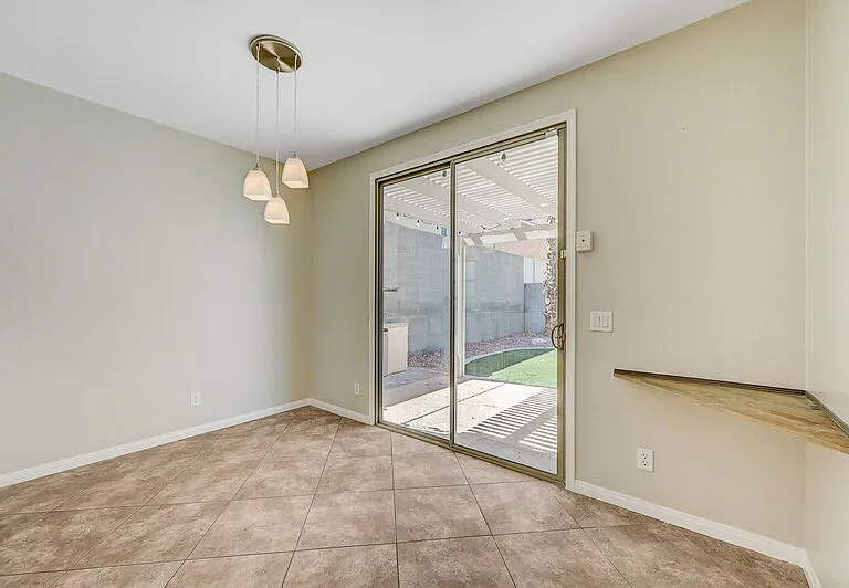 9152 Kentwell Ave — Photo 12