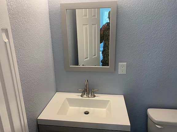 4th image of 1538 Shelton Ave