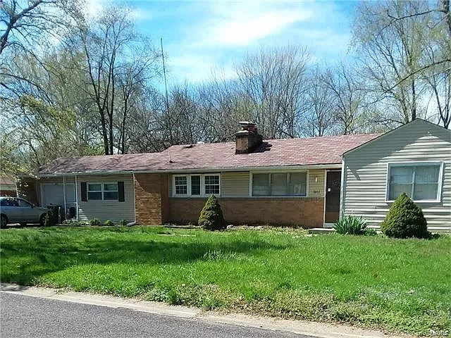 8803 May Ave photo 1