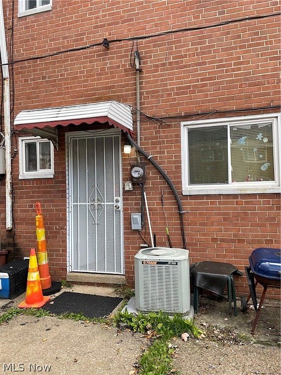 23756 Banbury Cir APT 13, Warrensville Heights, OH 44128 Zillow