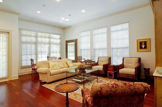 2nd image of 3208 W San Carlos St